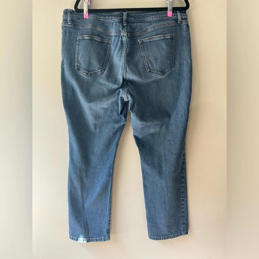 Simply Vera by Vera Wang size 18 straight leg jeans - Picture 2 of 4